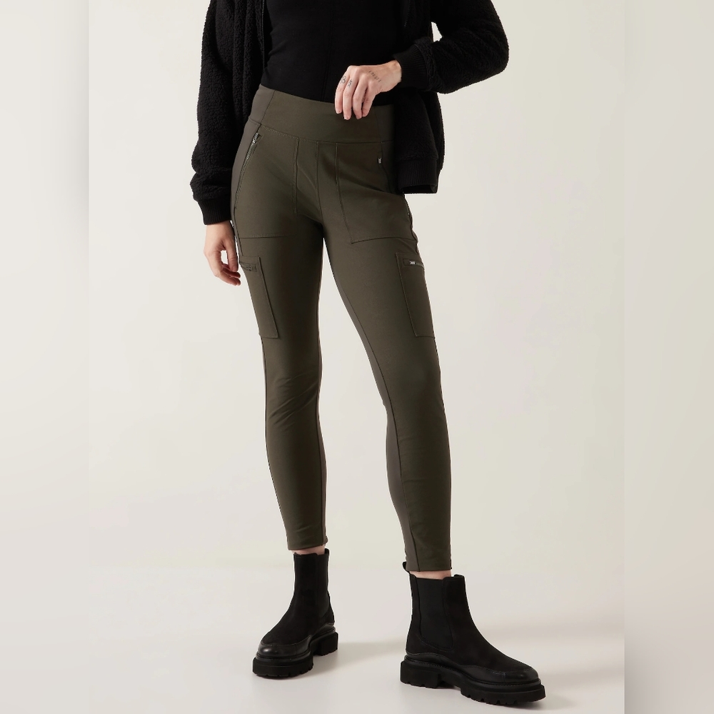 Athleta Headland Hybrid Cargo Leggings